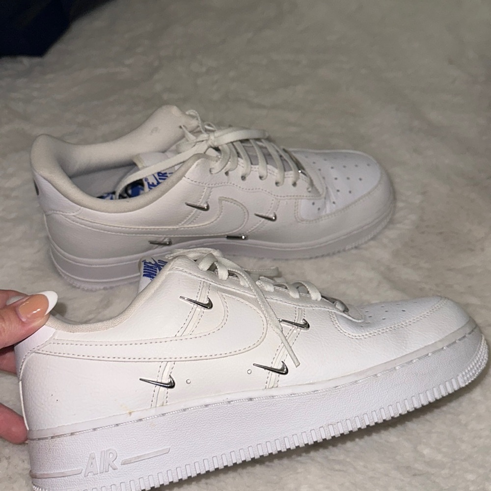 Wmns Air Force 1 '07 LX 'Sisterhood - White Metallic Silver'